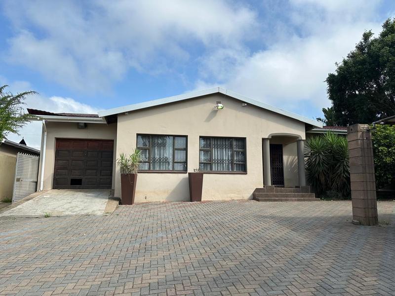 To Let 4 Bedroom Property for Rent in Southernwood Eastern Cape